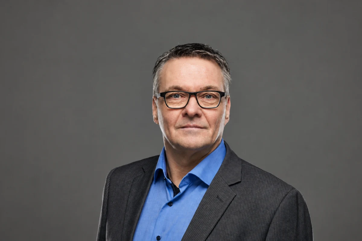 Dr. Frank Moelter, Senior IT Consultant und Solution Architect, im Studio
